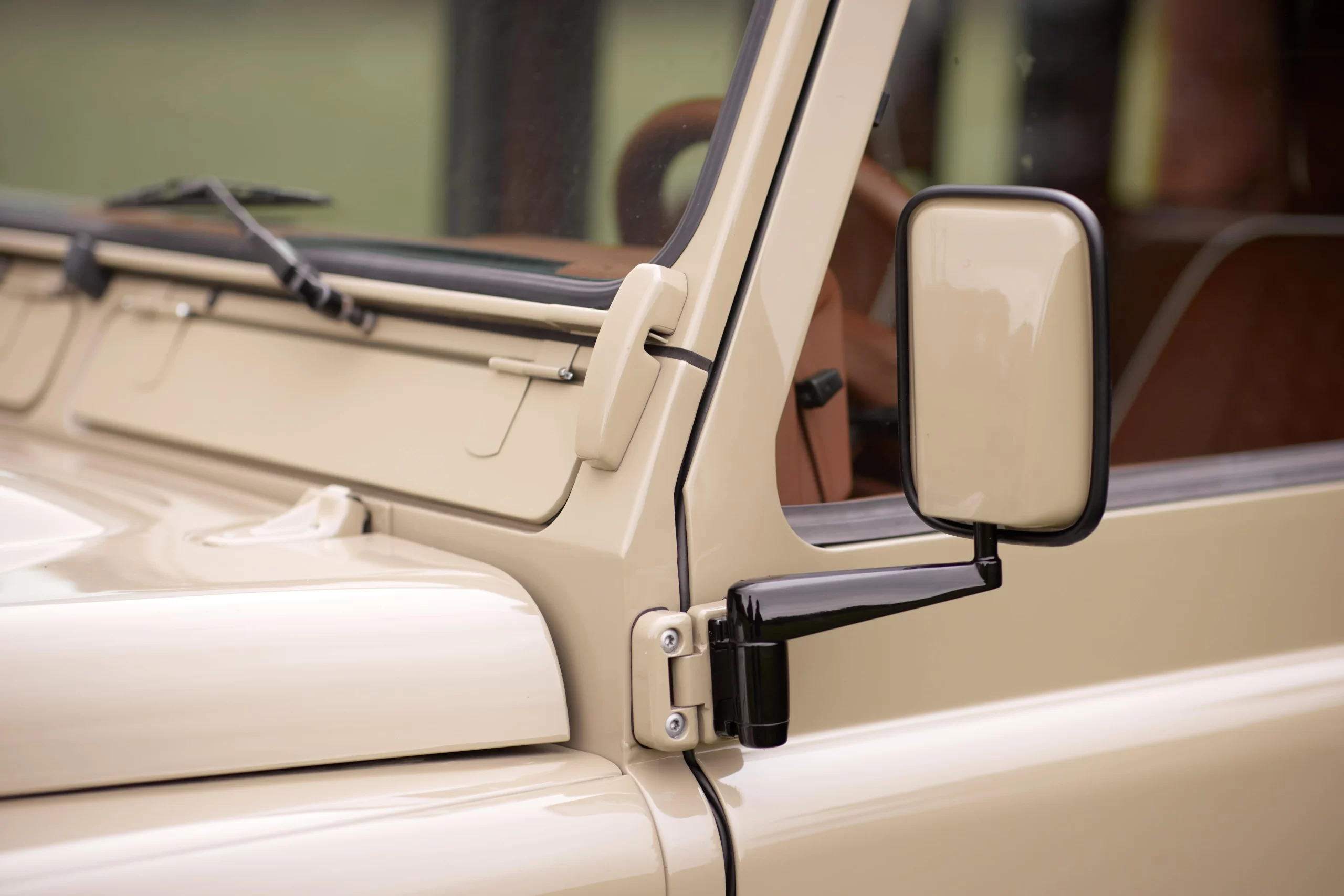 Painted Defender body and mirror detail