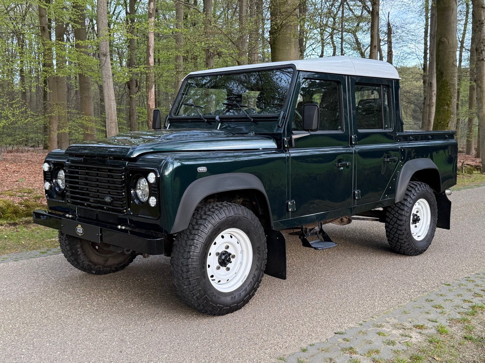 2013 Defender 110 Crewcab 2.2 Tdci in Aintree Green , 70000 kms