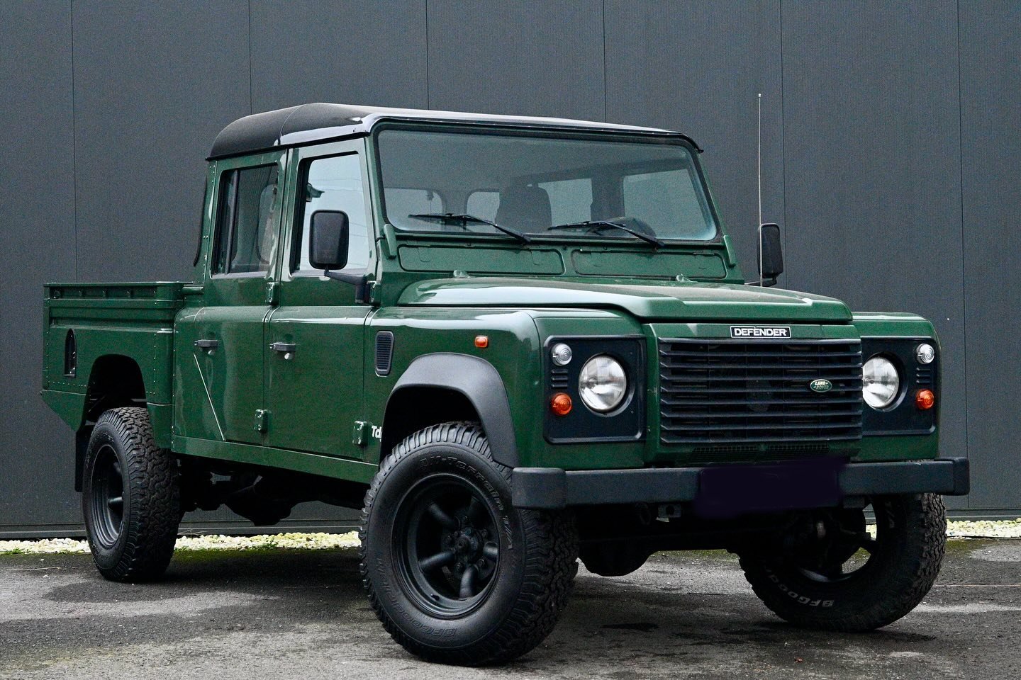 2001 LHD Defender 130 Td5 , low mileage (135000km) body off rebuilt