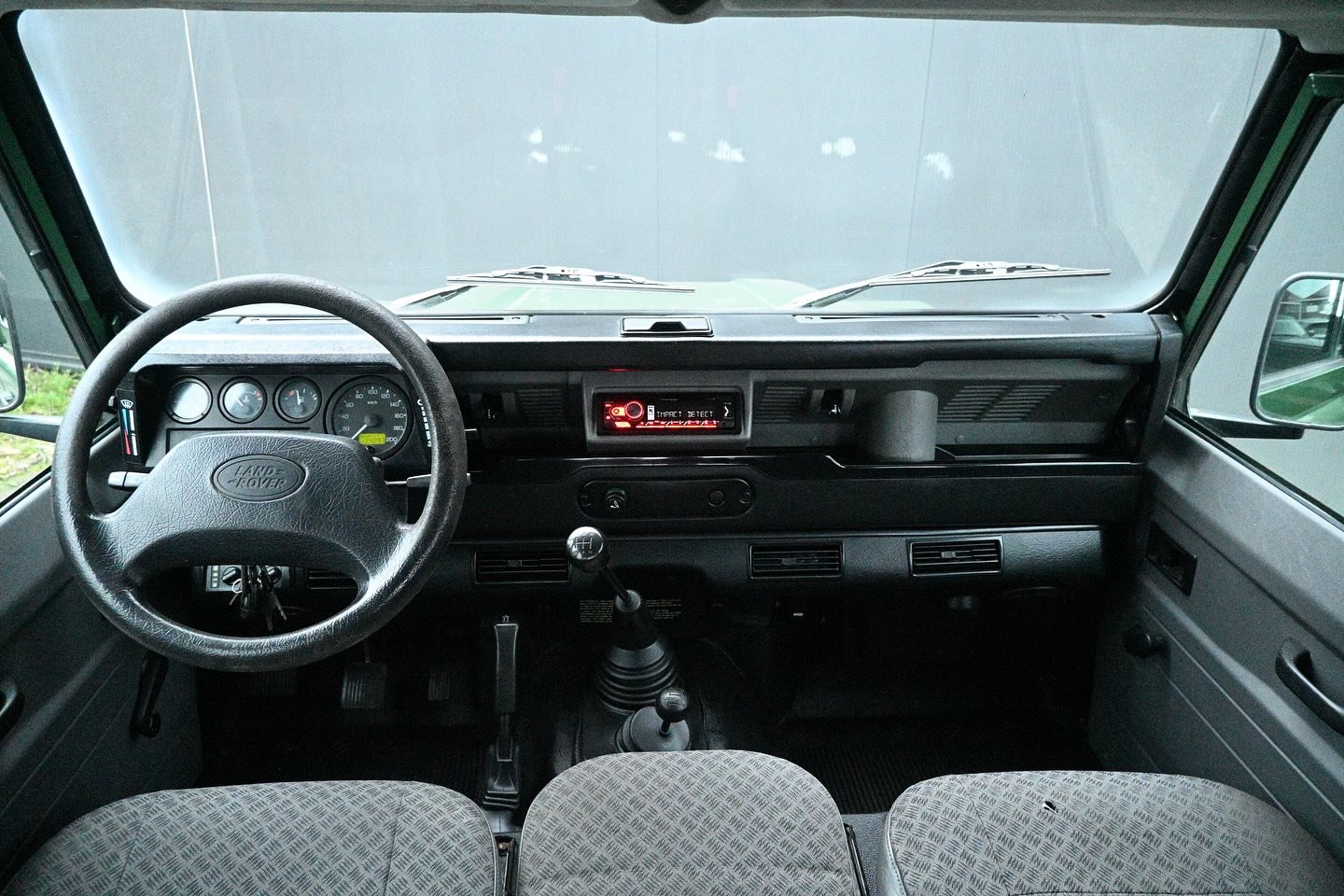2001 Defender 130 Td5, Original dashboard and cabin