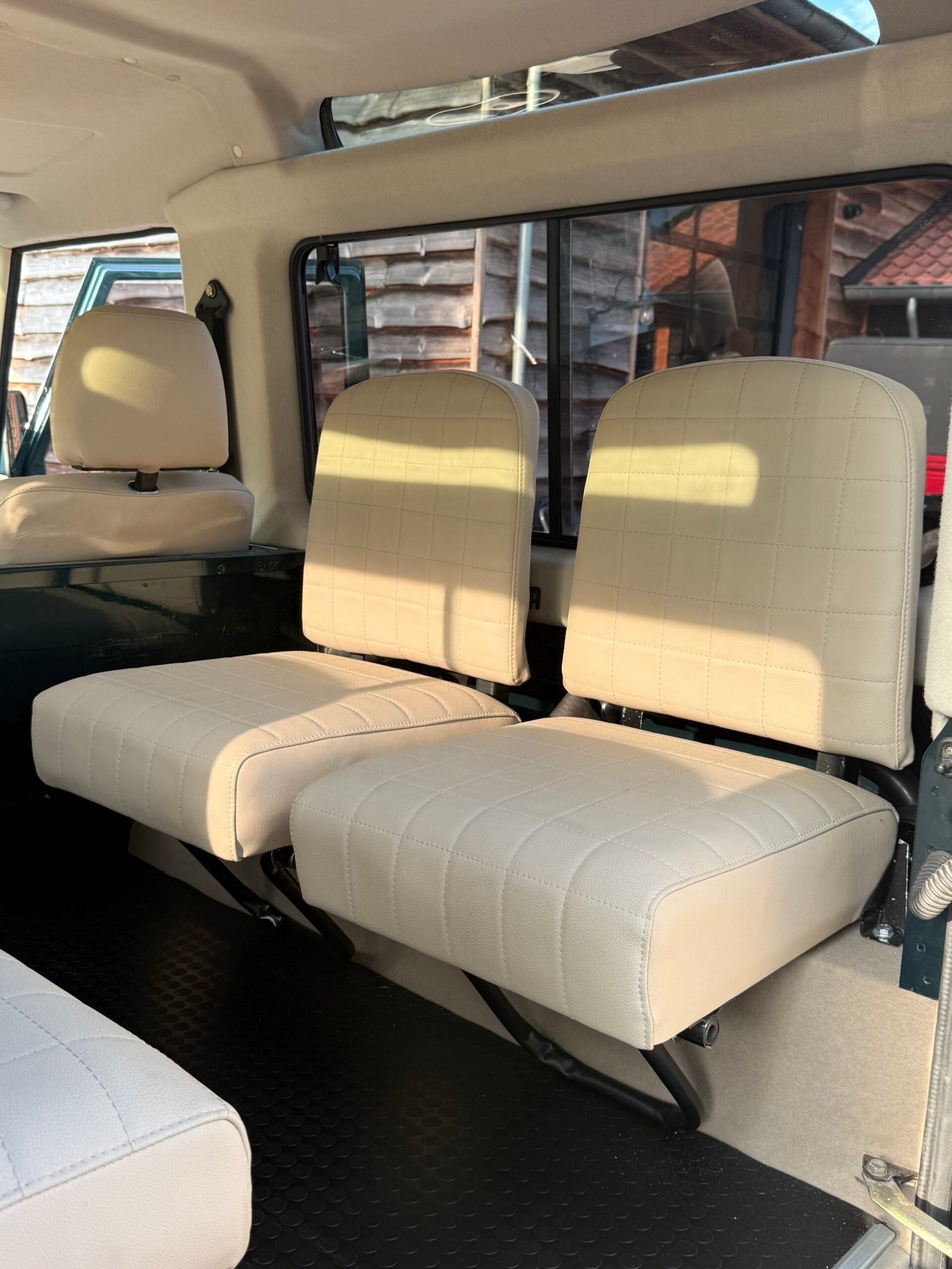 1995 Defender 90 300 Tdi, Driver environment