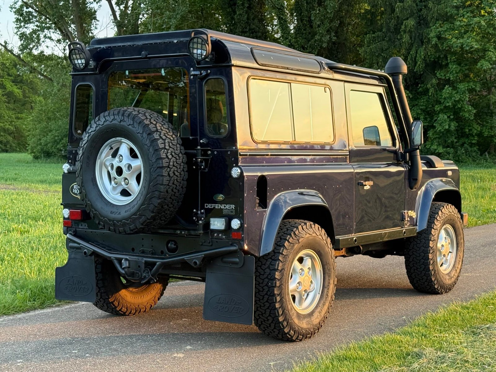 1999 Defender 90 Td5, Rear three-quarter