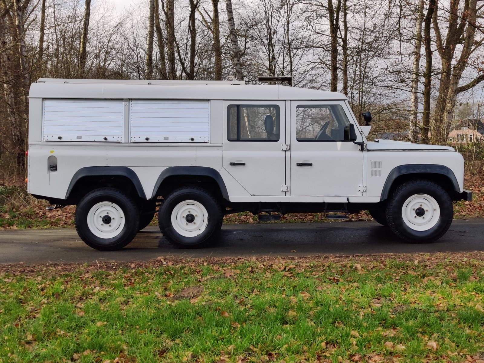 1991 Defender 110 6 x 4 vehicle photograph 03