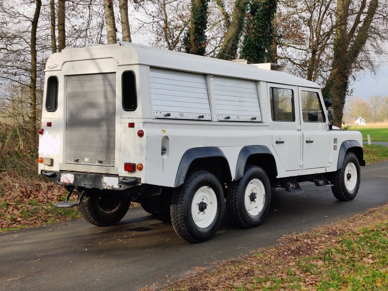 1991 Defender 110 6 x 4 vehicle photograph 04