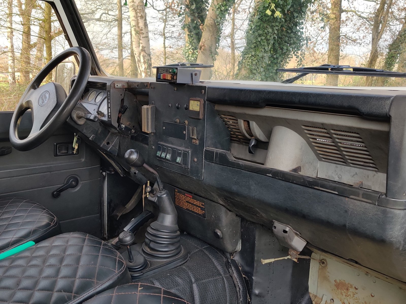 1991 Defender 110 6 x 4 vehicle photograph 06