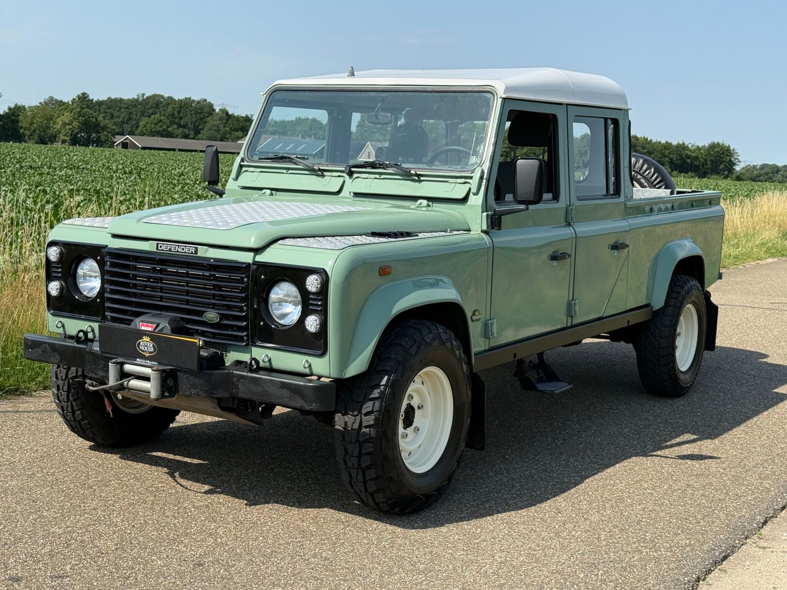 2001 Defender 130 Crewcab vehicle photograph 06