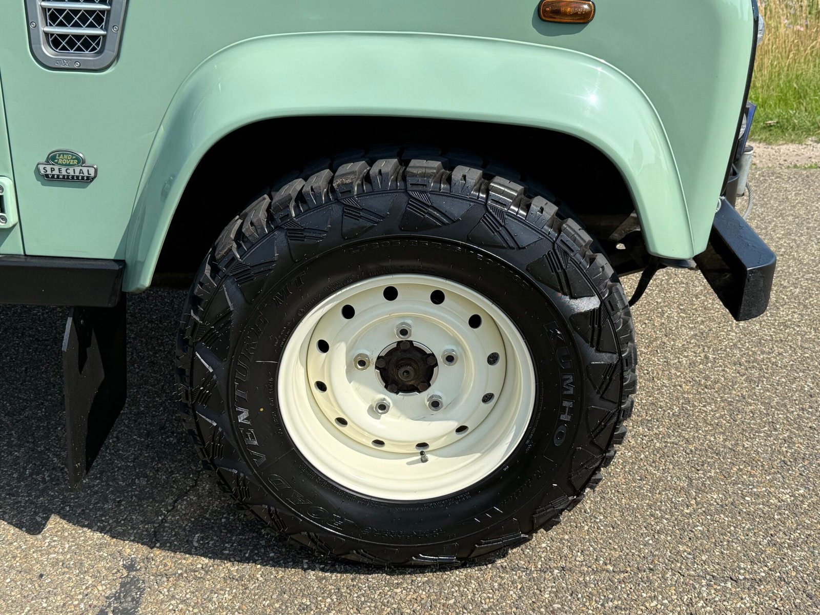 2001 Defender 130 Crewcab vehicle photograph 08