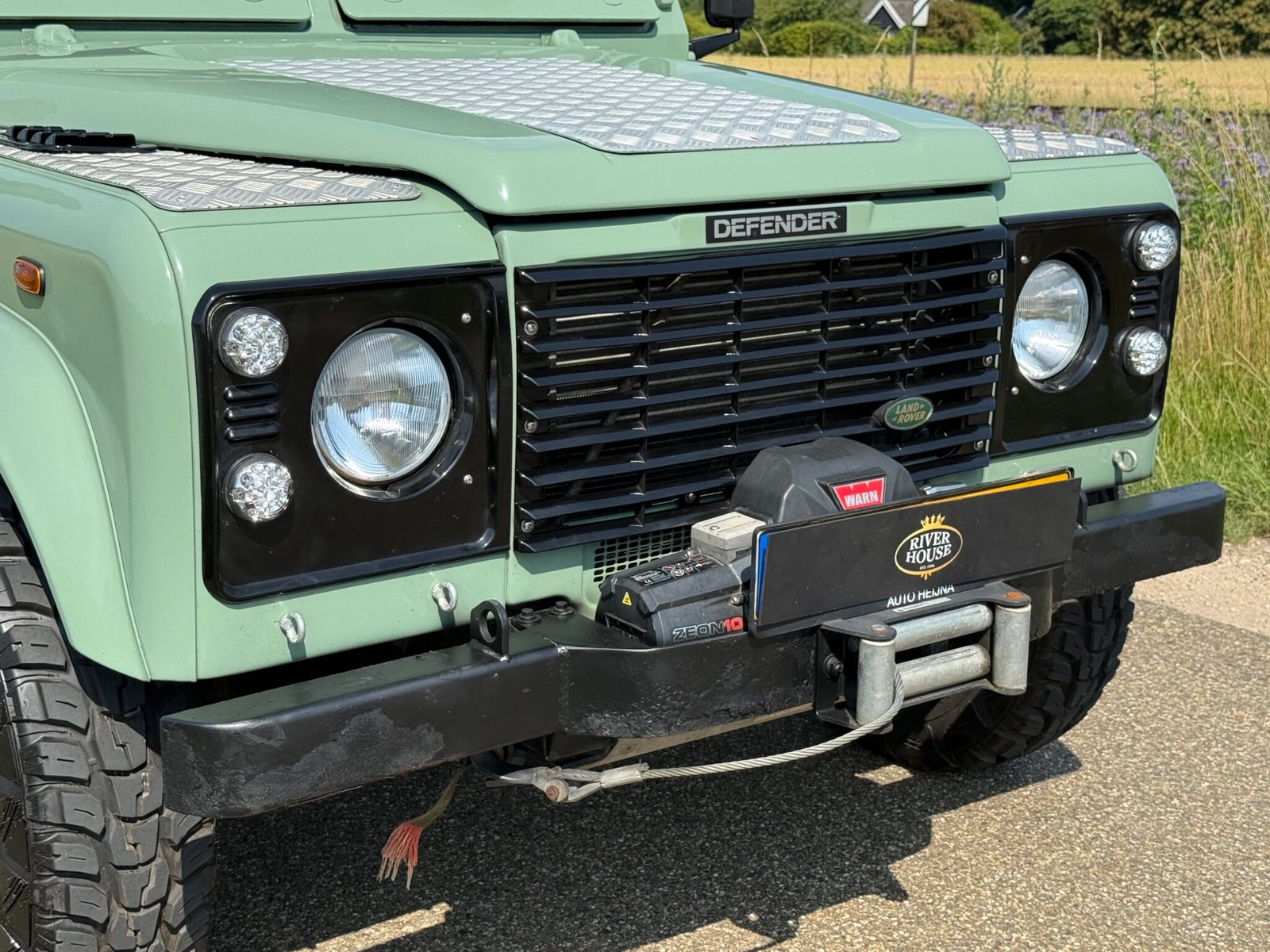 2001 Defender 130 Crewcab vehicle photograph 09