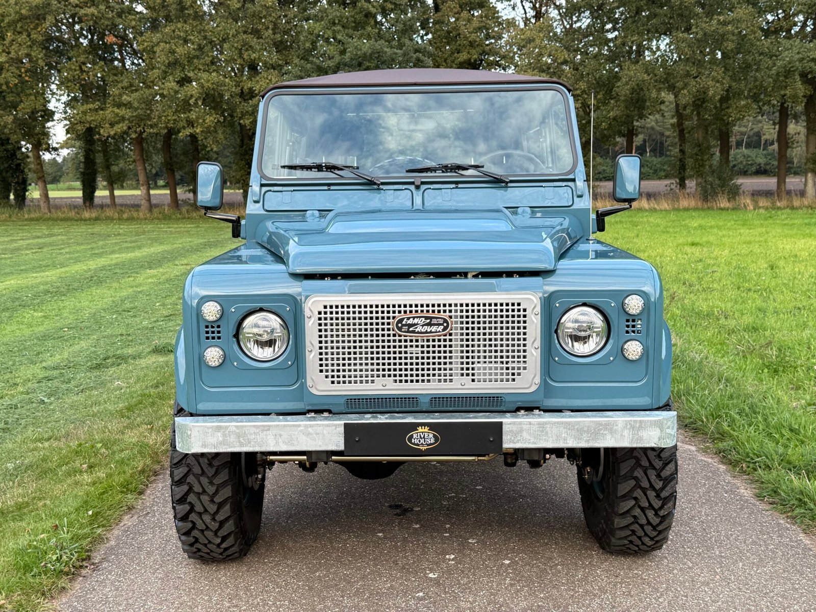 1997 Defender 90 Soft Top vehicle photograph 04