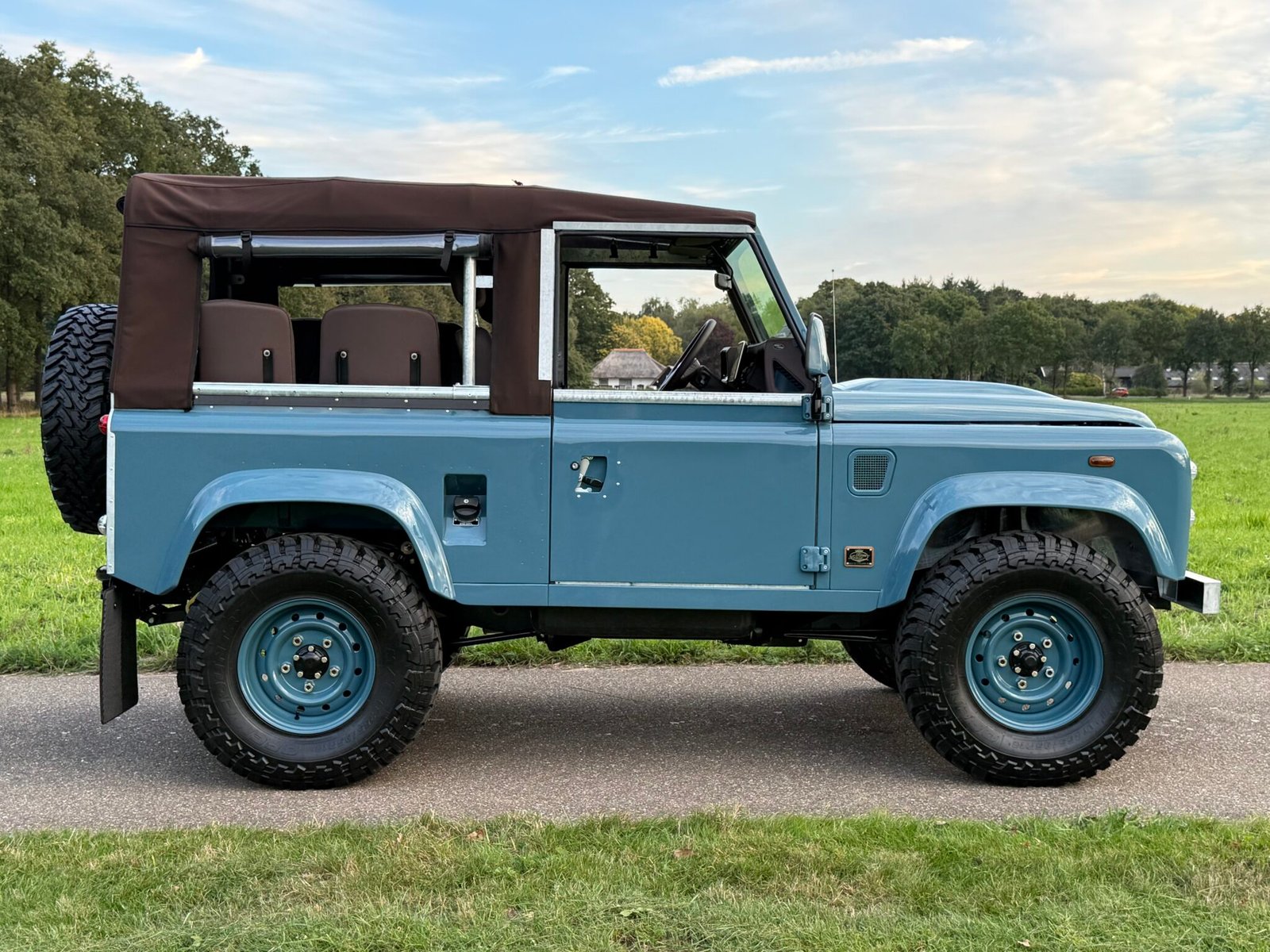 1997 Defender 90 Soft Top vehicle photograph 07