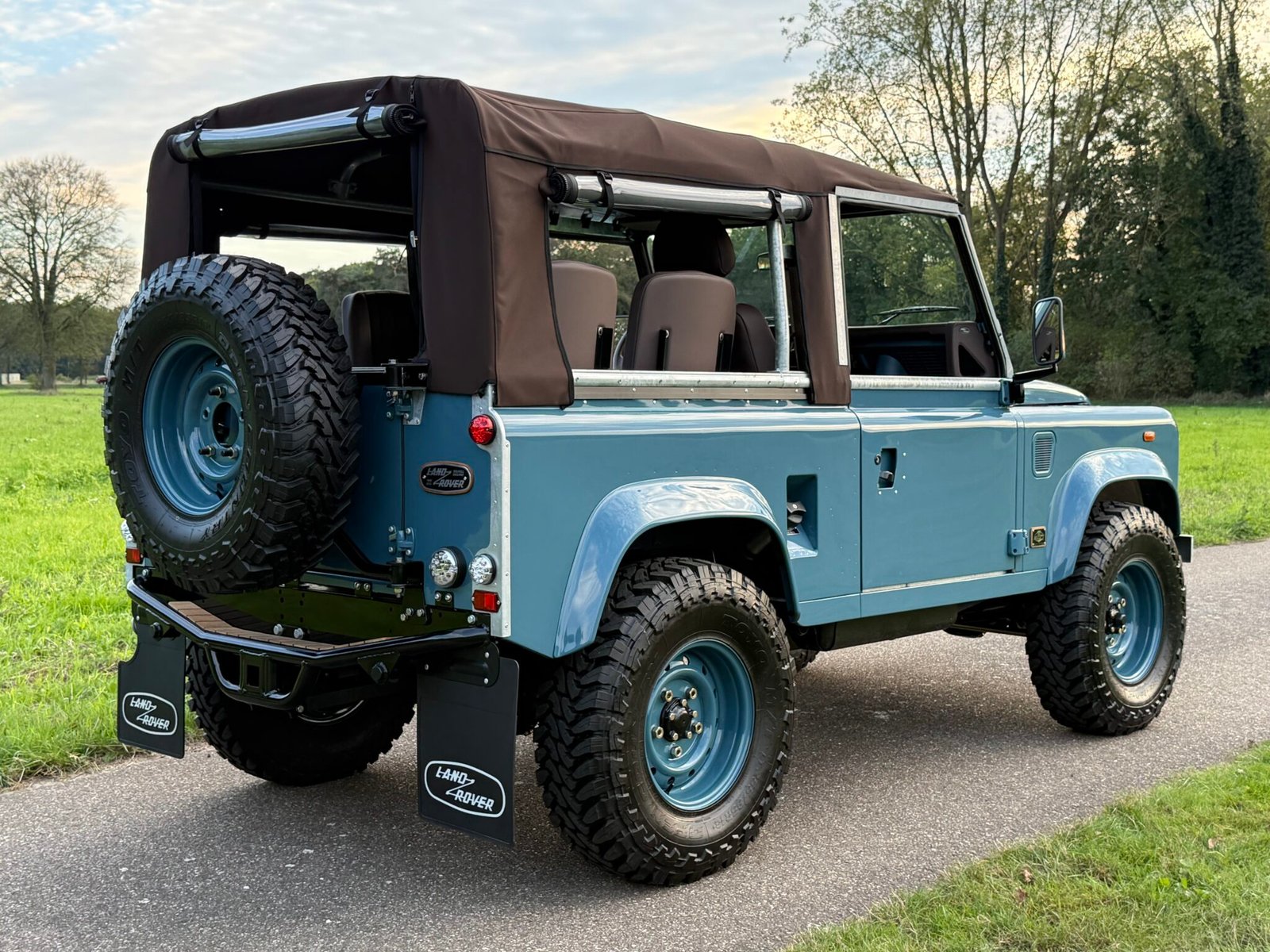 1997 Defender 90 Soft Top vehicle photograph 08