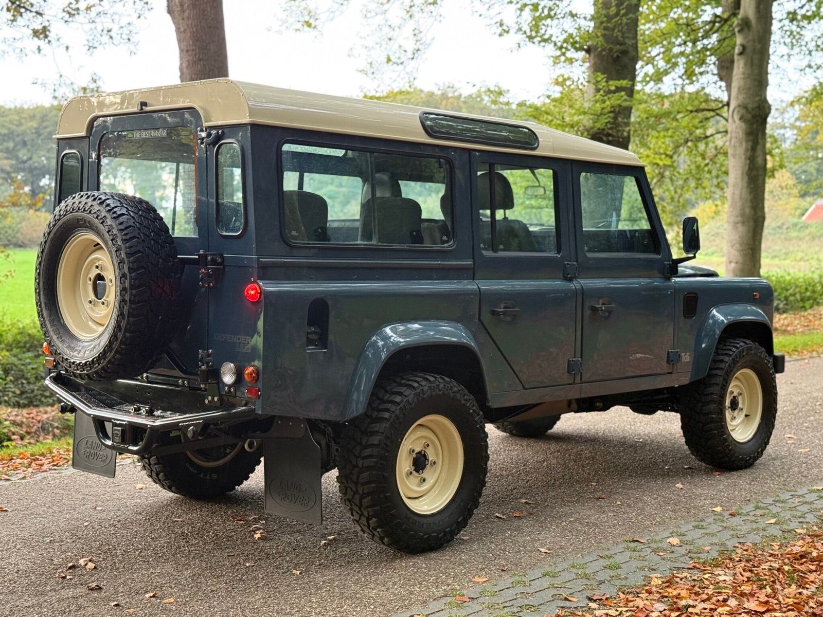 1997 Defender 110 vehicle photograph 08