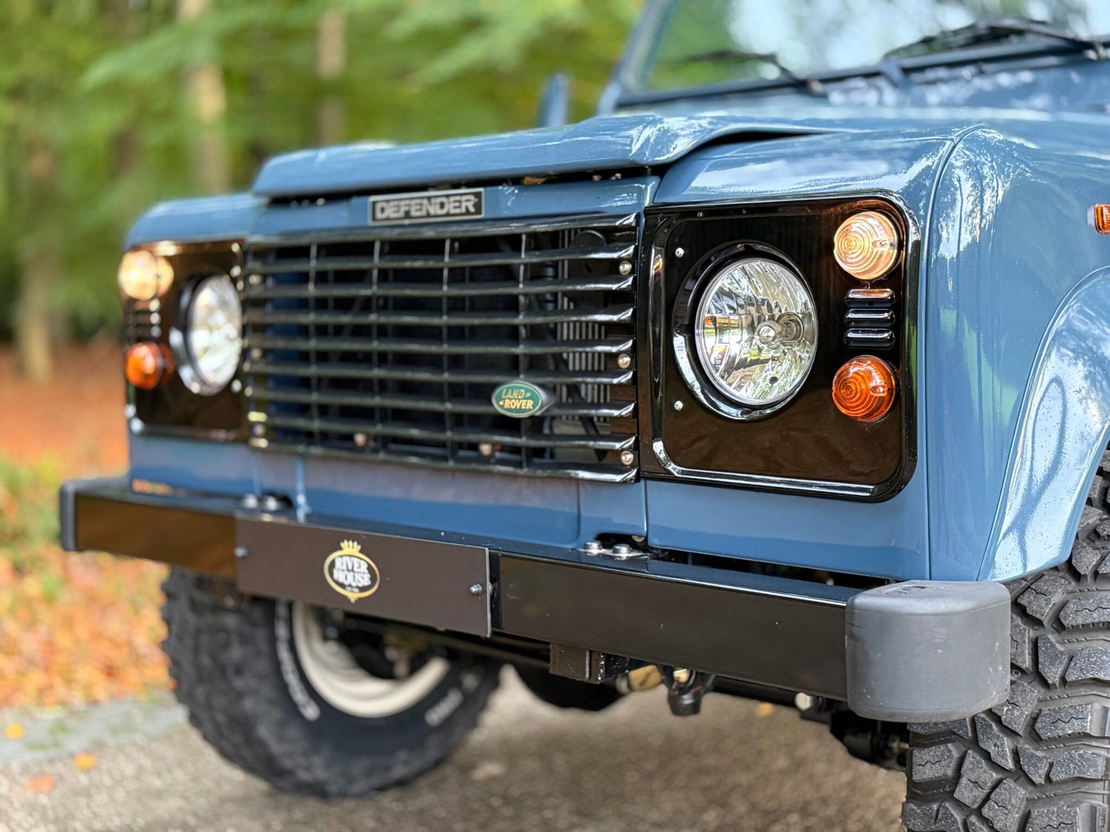 1997 Defender 110 vehicle photograph 09