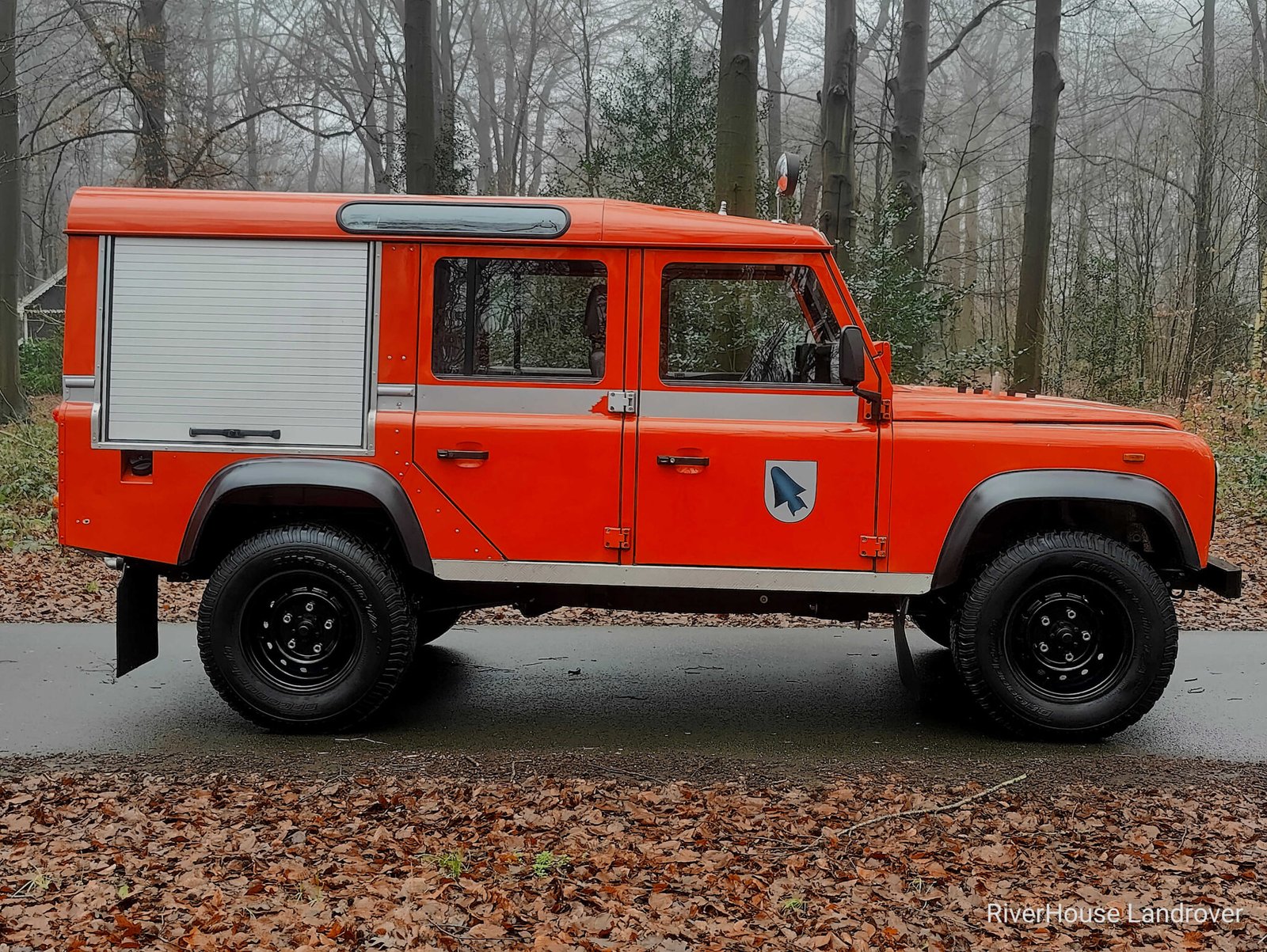 1989 Defender 110 vehicle photograph 02