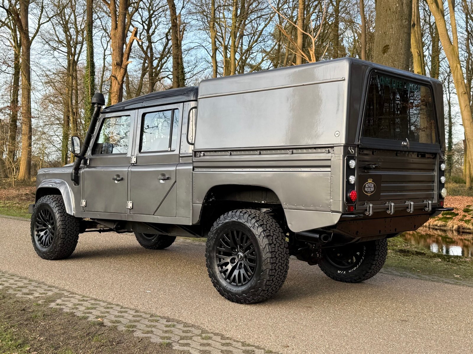 1993 Defender 130 Crewcab vehicle photograph 03