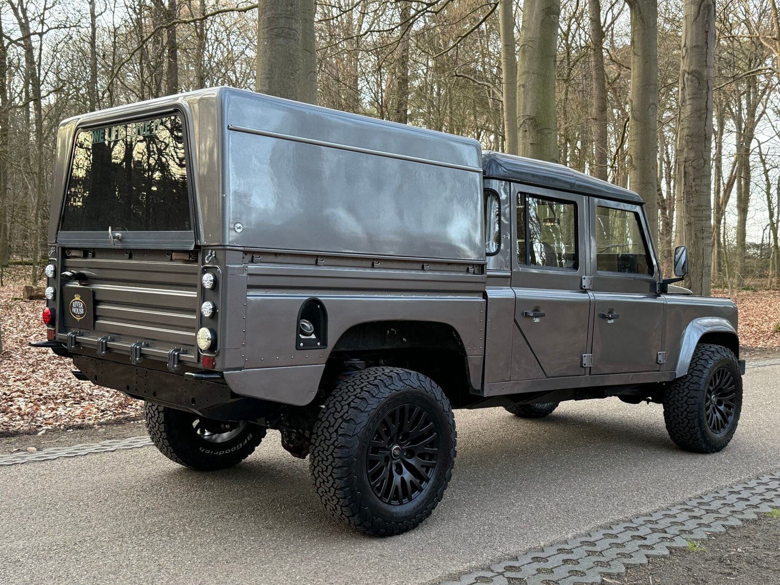 1993 Defender 130 Crewcab vehicle photograph 06