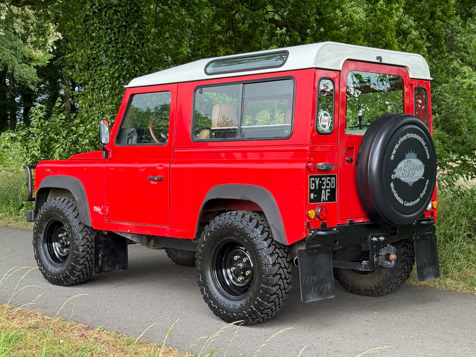 2001 Defender 90 Stationwagon vehicle photograph 03