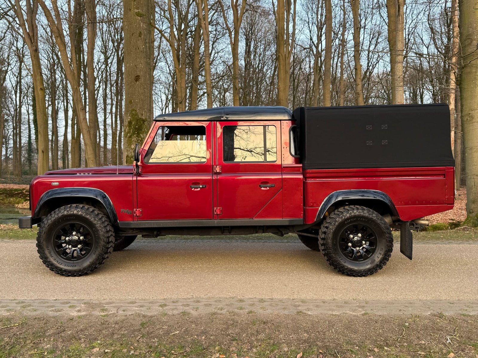 2006 Defender 130 Crewcab vehicle photograph 02