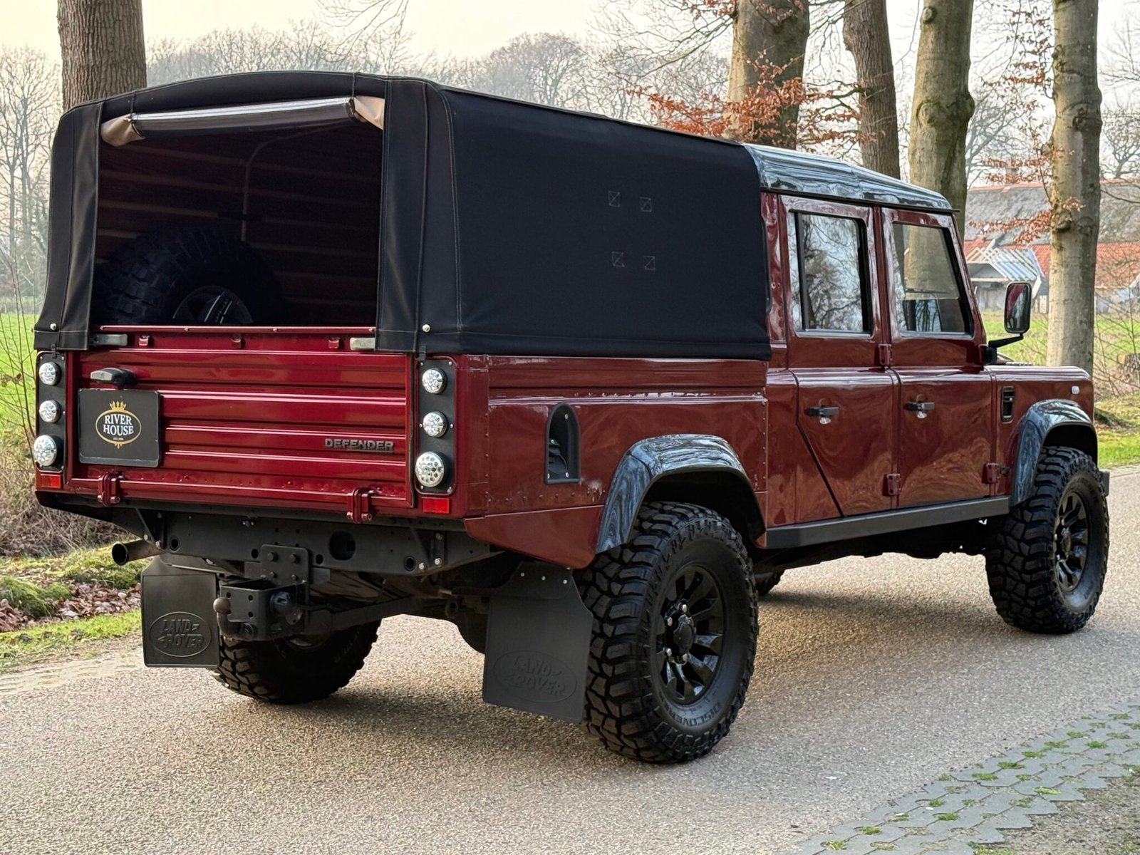 2006 Defender 130 Crewcab vehicle photograph 07
