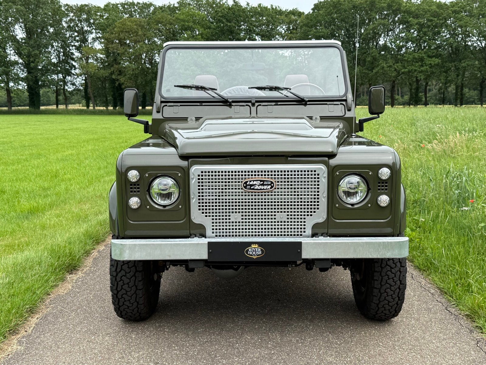 2003 Defender 90 Soft Top vehicle photograph 02