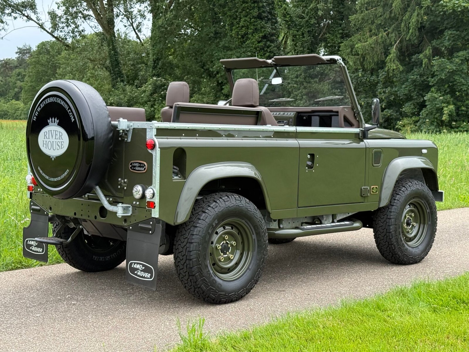 2003 Defender 90 Soft Top vehicle photograph 06