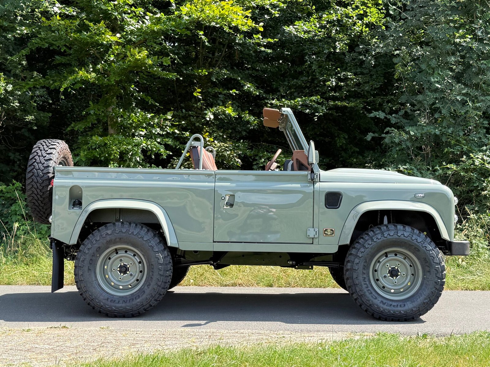 1999 Defender 90 vehicle photograph 02