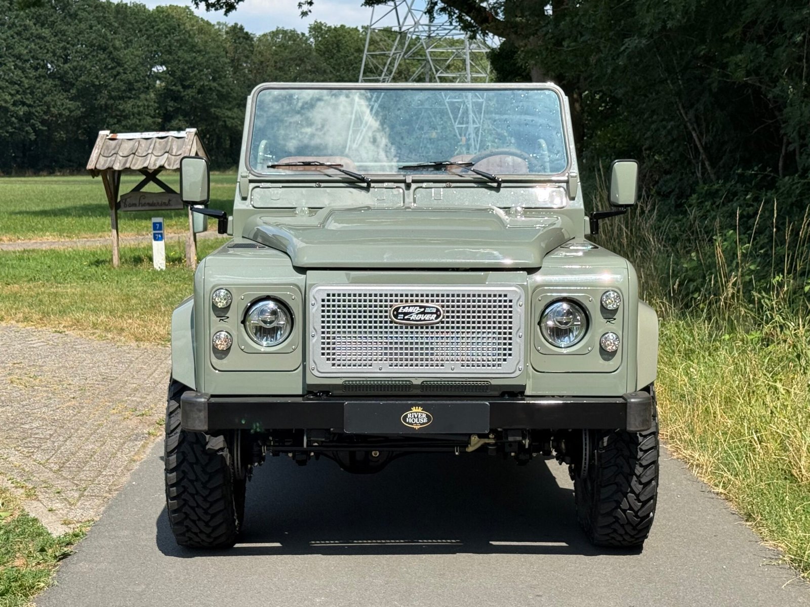 1999 Defender 90 vehicle photograph 04