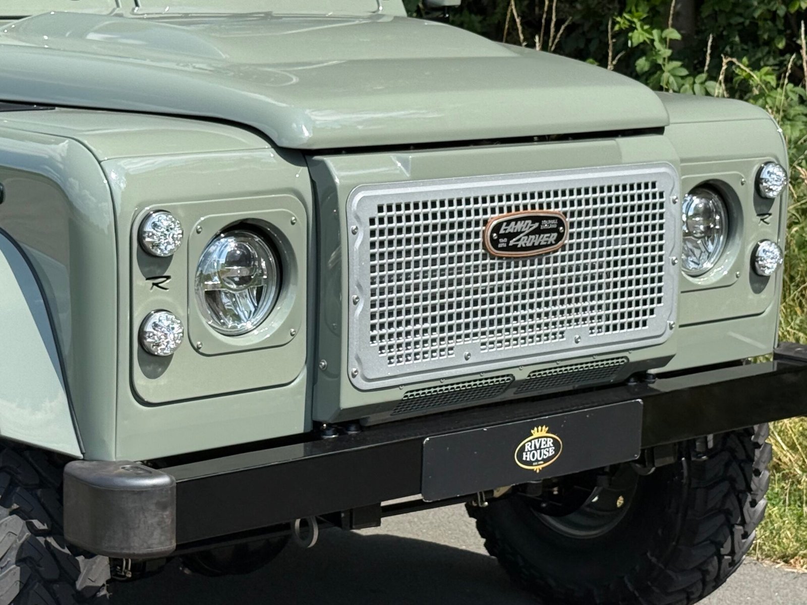 1999 Defender 90 vehicle photograph 05