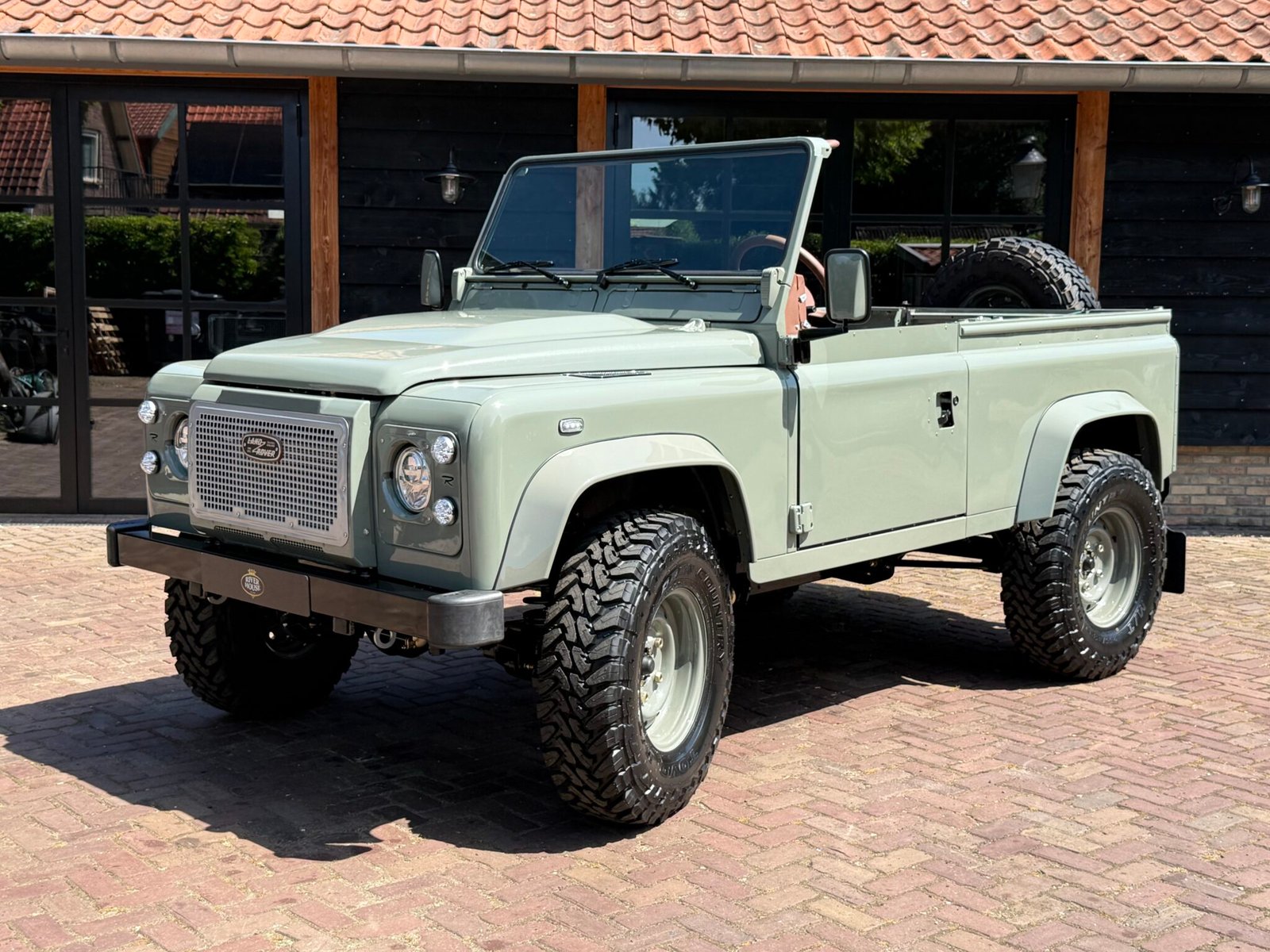 1999 Defender 90 vehicle photograph 07