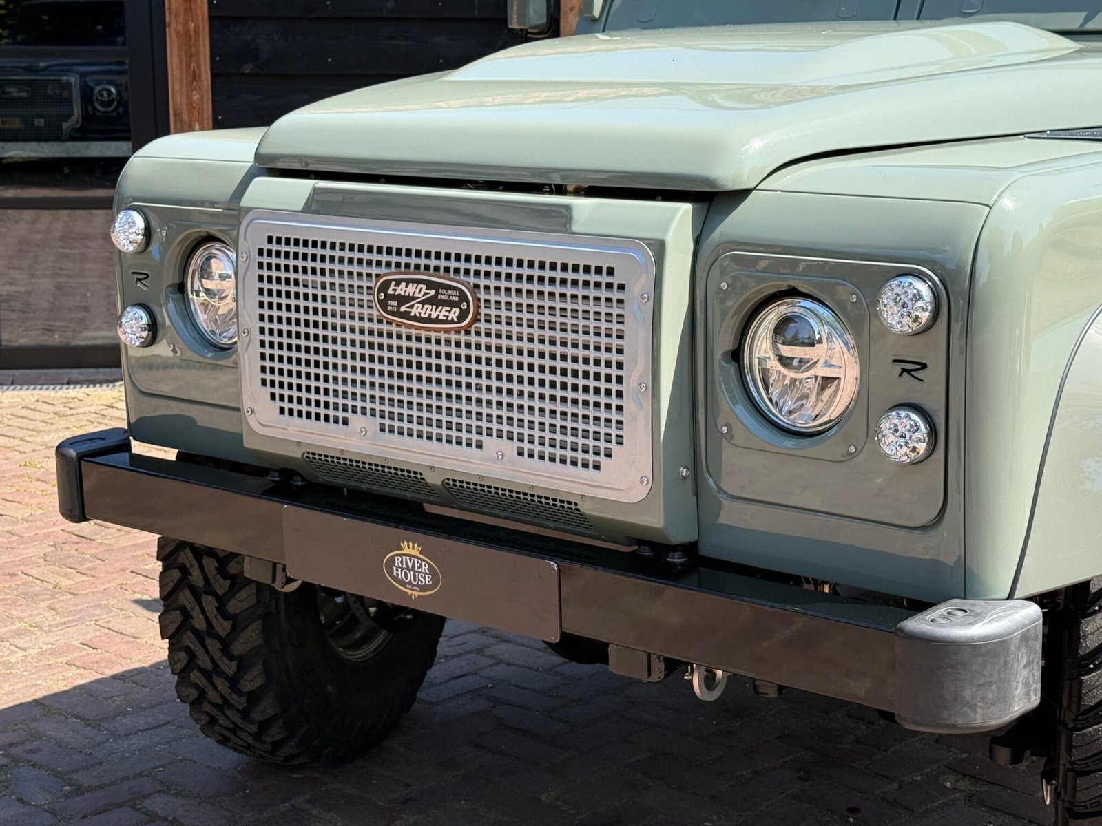 1999 Defender 90 vehicle photograph 09