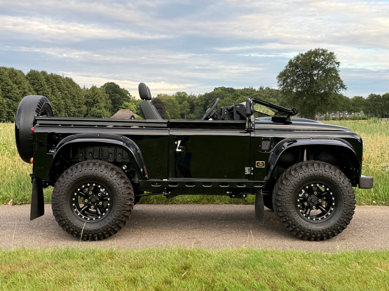 1999 Defender 90 Soft Top vehicle photograph 02