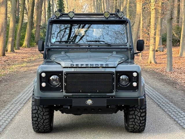 2000 Defender 130 Crewcab vehicle photograph 04