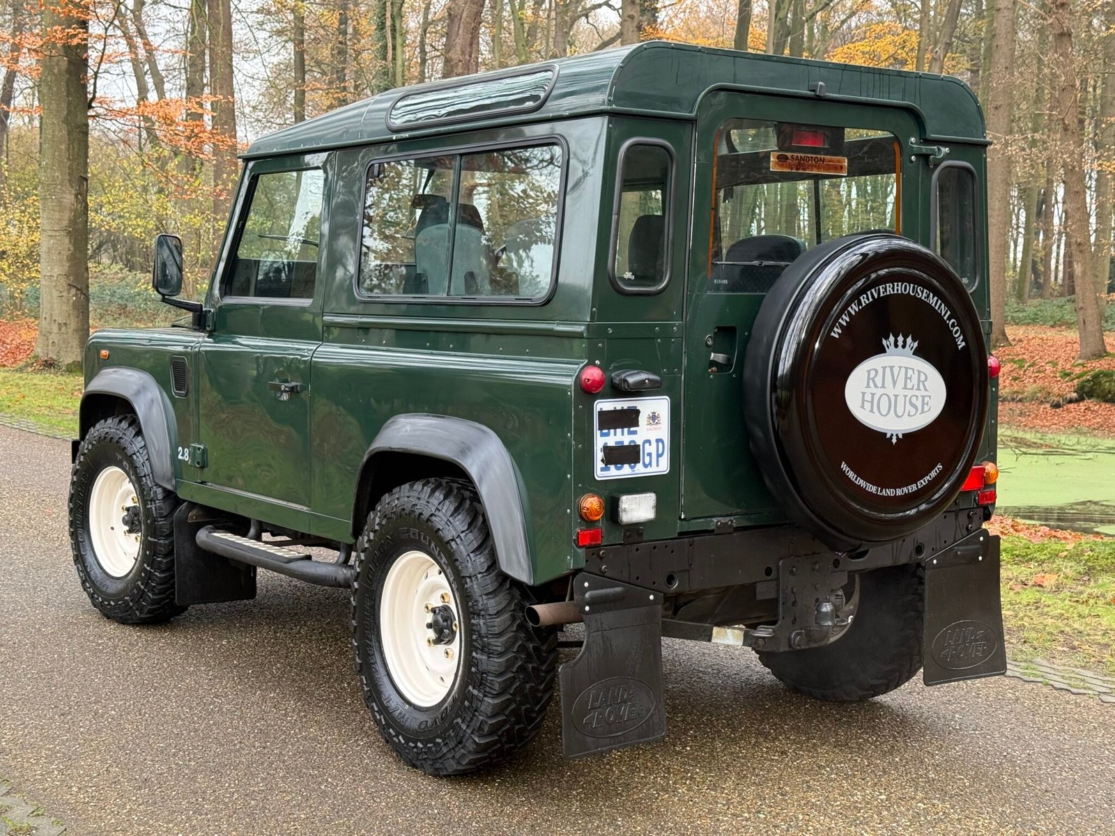 2000 Defender 90 Stationwagon vehicle photograph 03