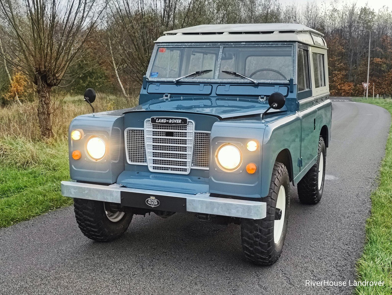 1980 LHD Series 3 2.5 Diesel in Marine Blue - Riverhouse Landrover