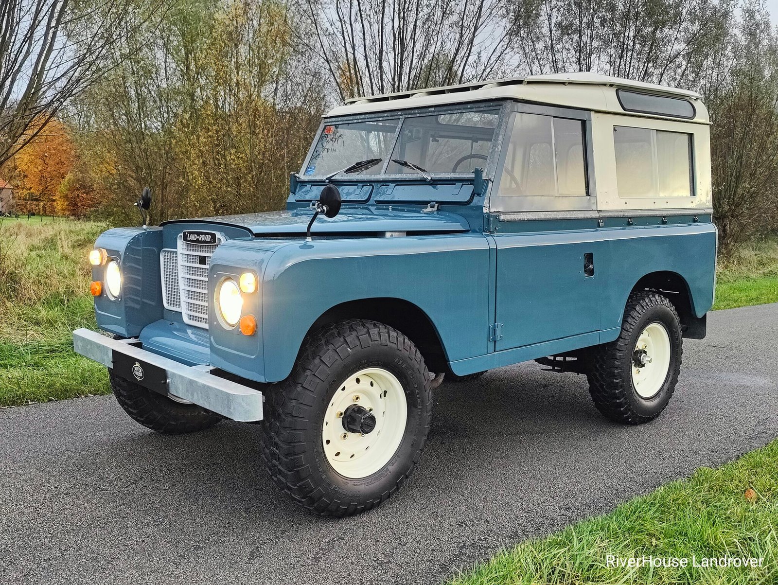 1980 LHD Series 3 2.5 Diesel in Marine Blue