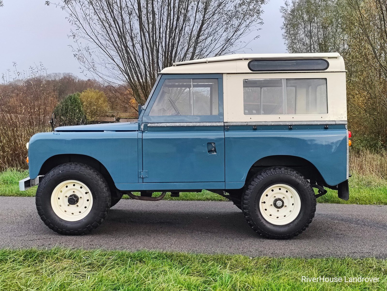1980 LHD Series 3 2.5 Diesel in Marine Blue