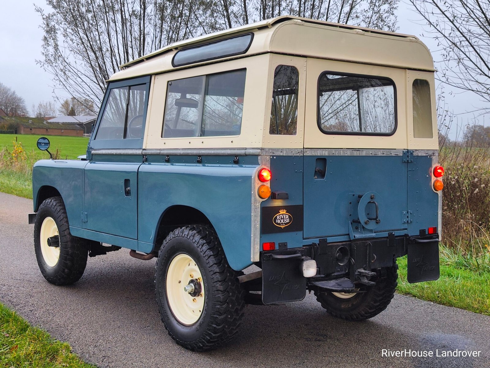 1980 LHD Series 3 2.5 Diesel in Marine Blue