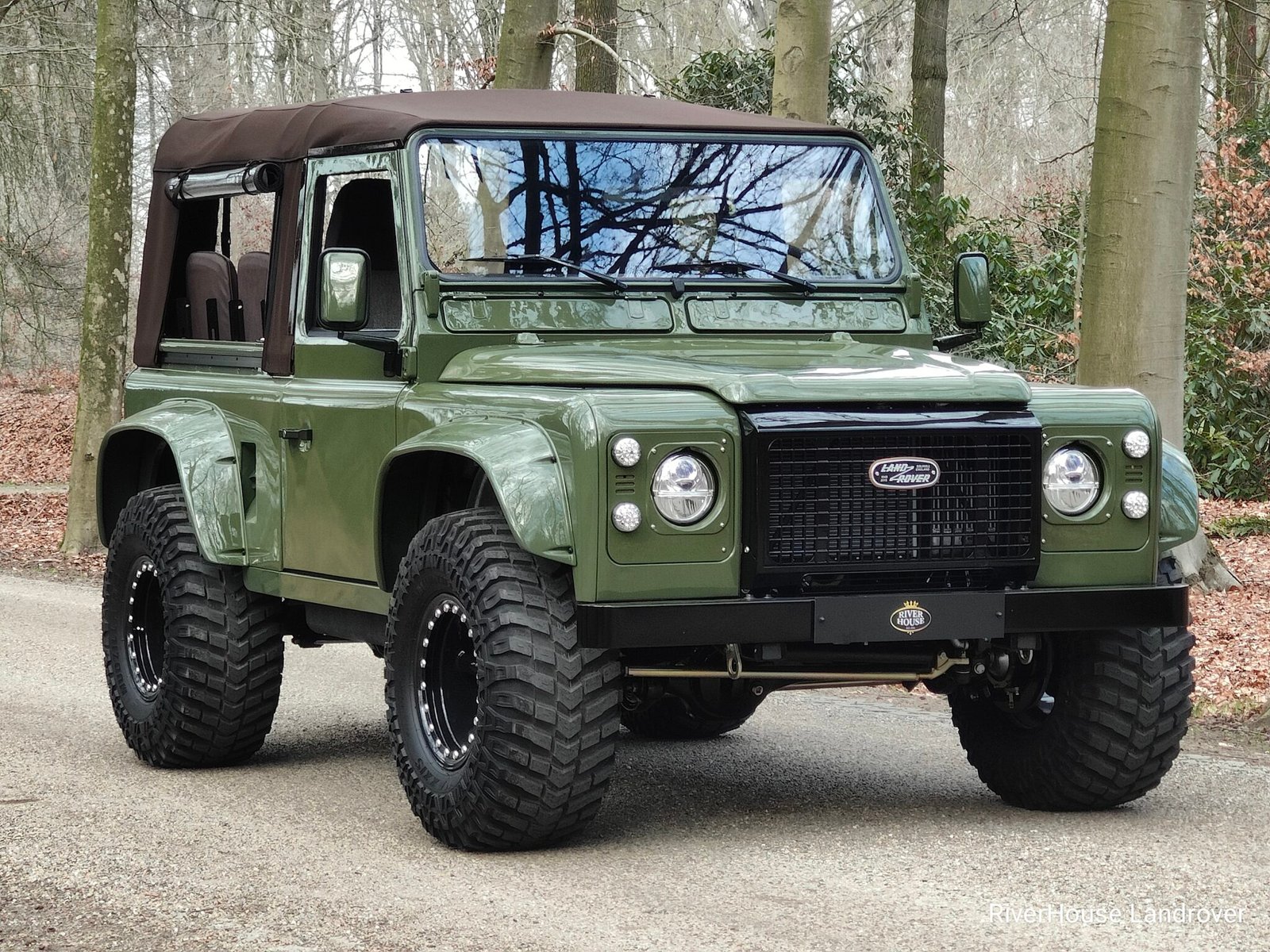 1991 Defender 90 Soft Top 200 Tdi in Urban Green - Riverhouse Landrover