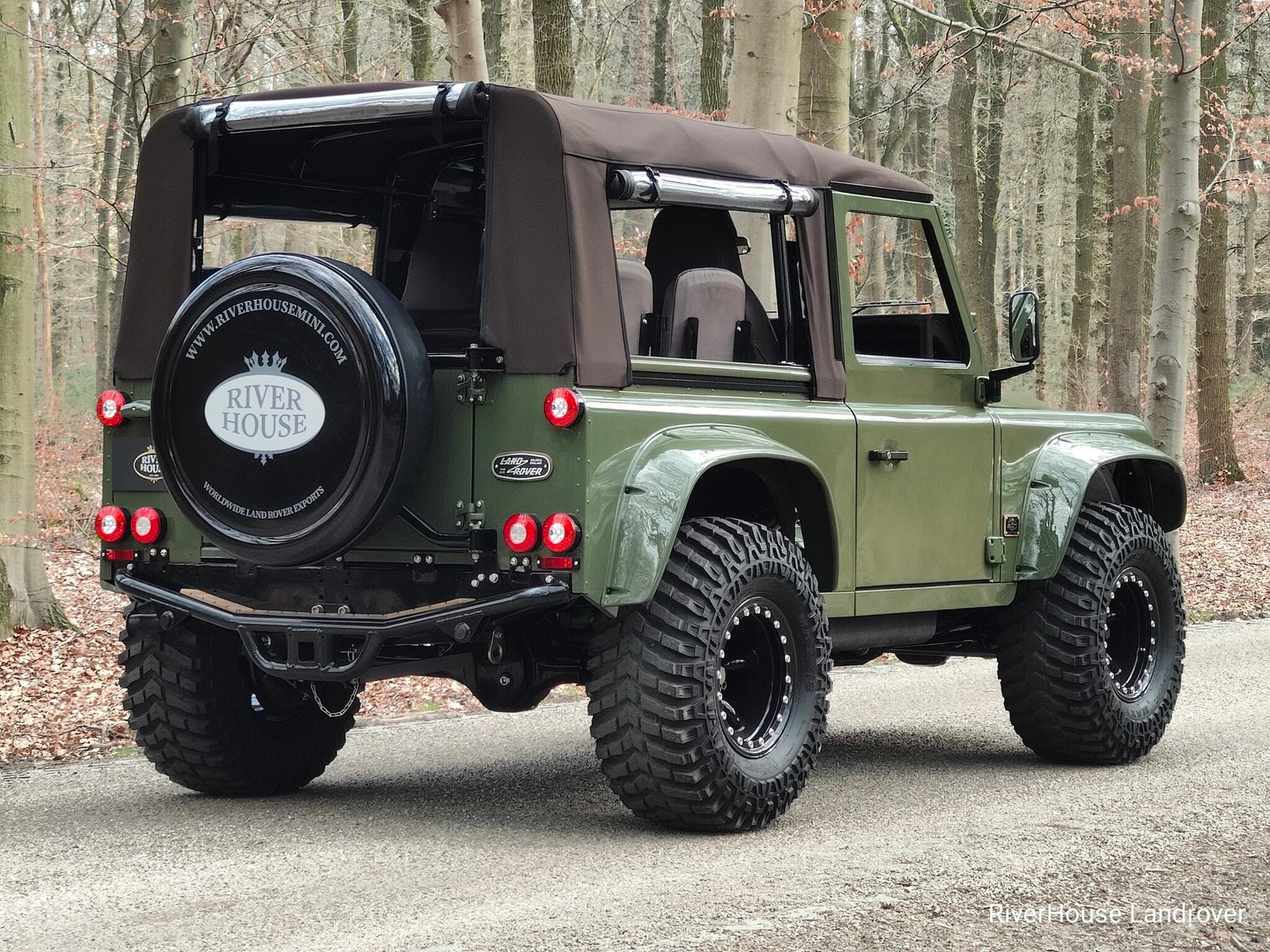 1991 Defender 90 Soft Top 200 Tdi in Urban Green