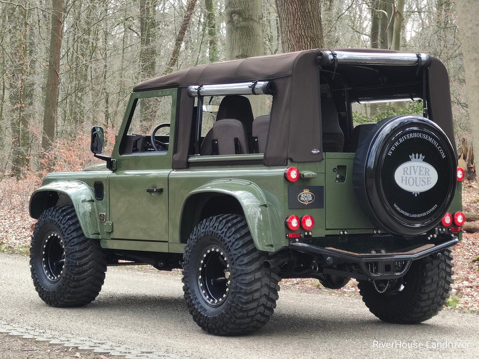 1991 Defender 90 Soft Top 200 Tdi in Urban Green
