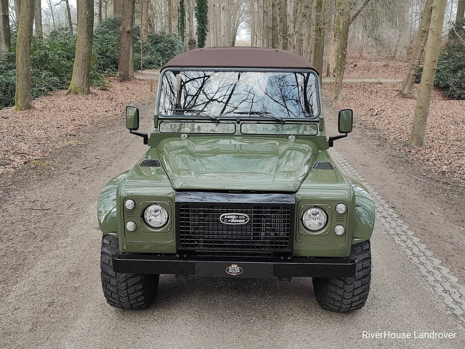 1991 Defender 90 Soft Top 200 Tdi in Urban Green