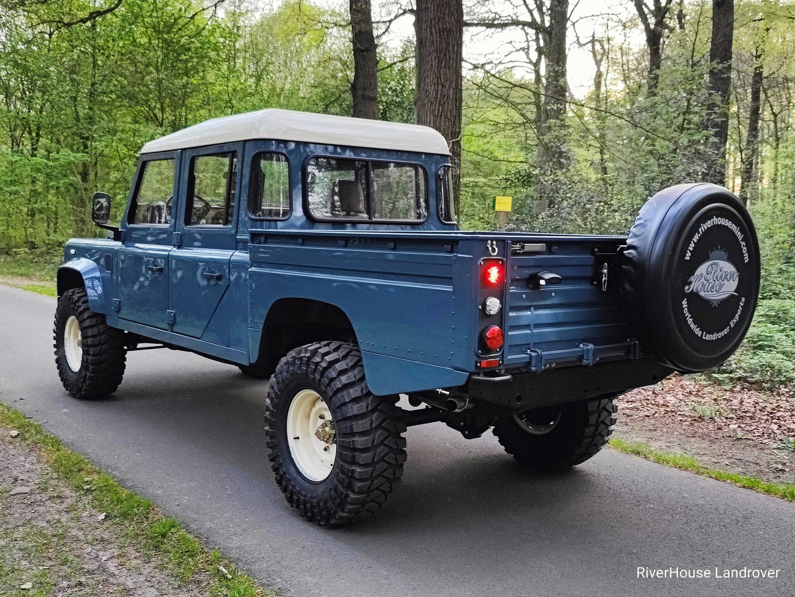 1993 LHD Defender 130 CrewCab 200 Tdi in ARLES BLUE
