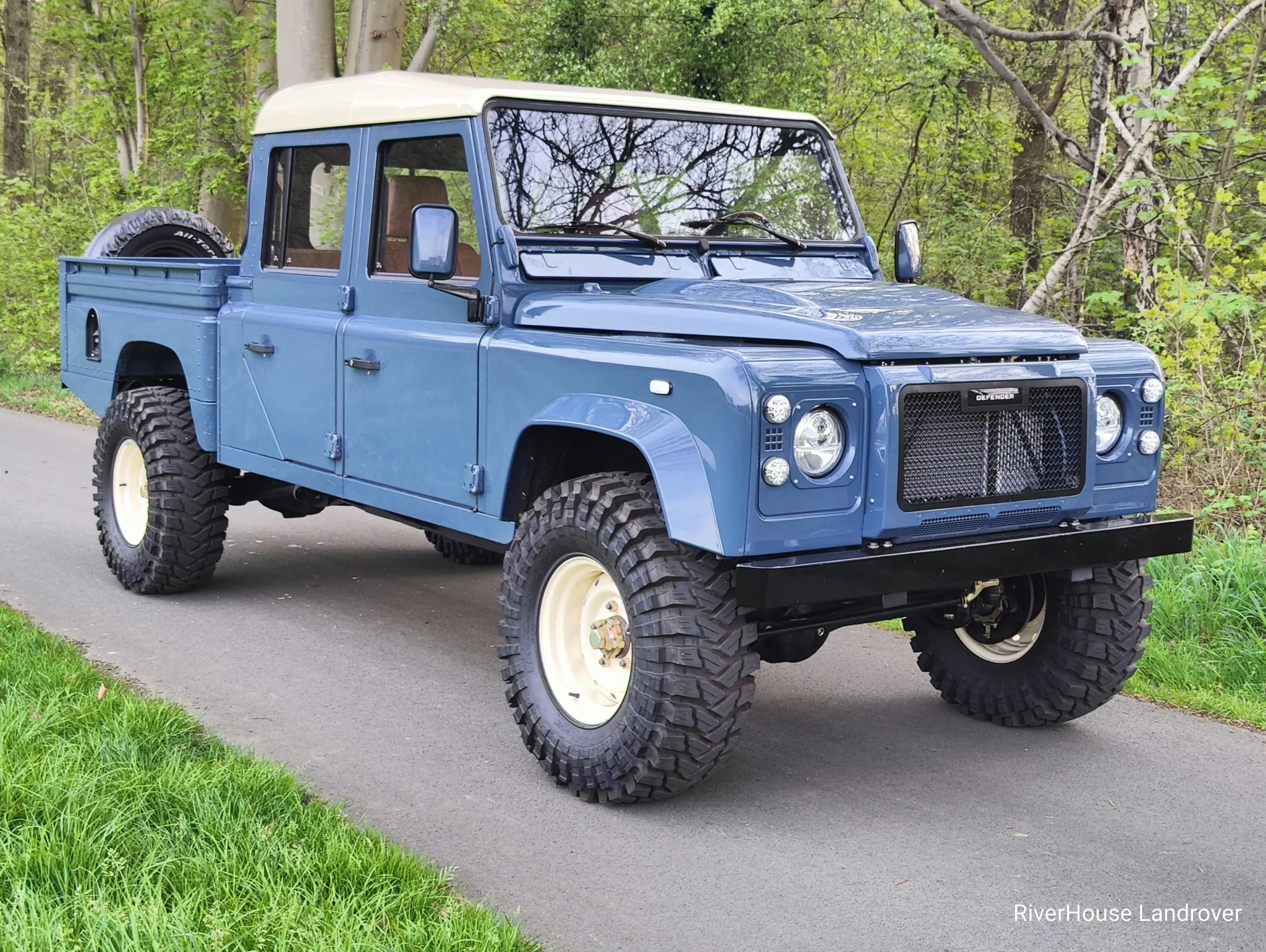 1993 LHD Defender 130 CrewCab 200 Tdi in ARLES BLUE
