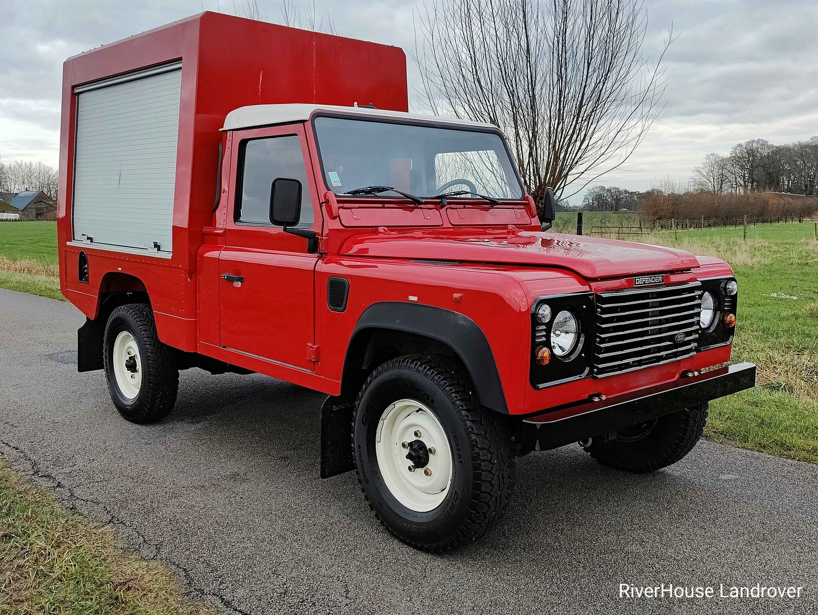 1994 Defender 110 HCPU 300 Tdi ex Fire Dept, as new condition, only 8900 km !! - Riverhouse Landrover