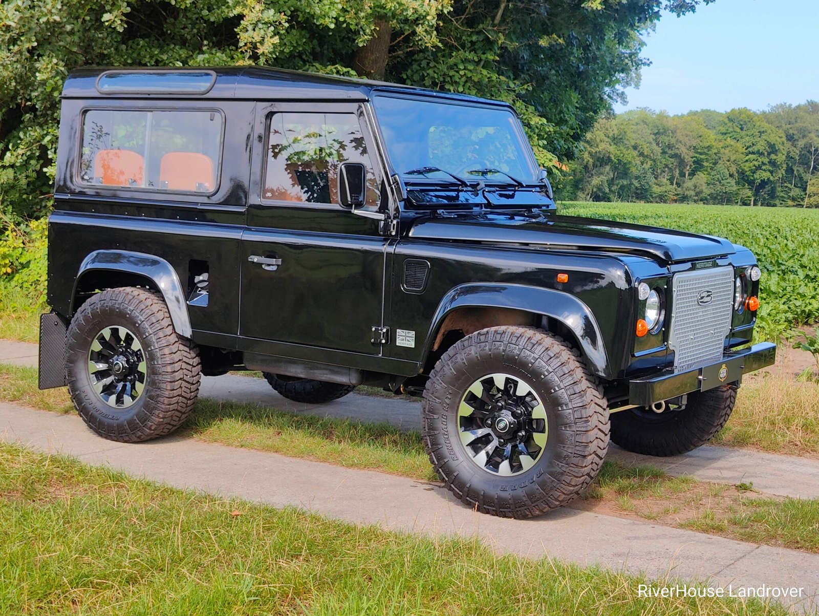 1997 Black Defender 90 Stationwagon 300 Tdi with airconditioning - Riverhouse Landrover