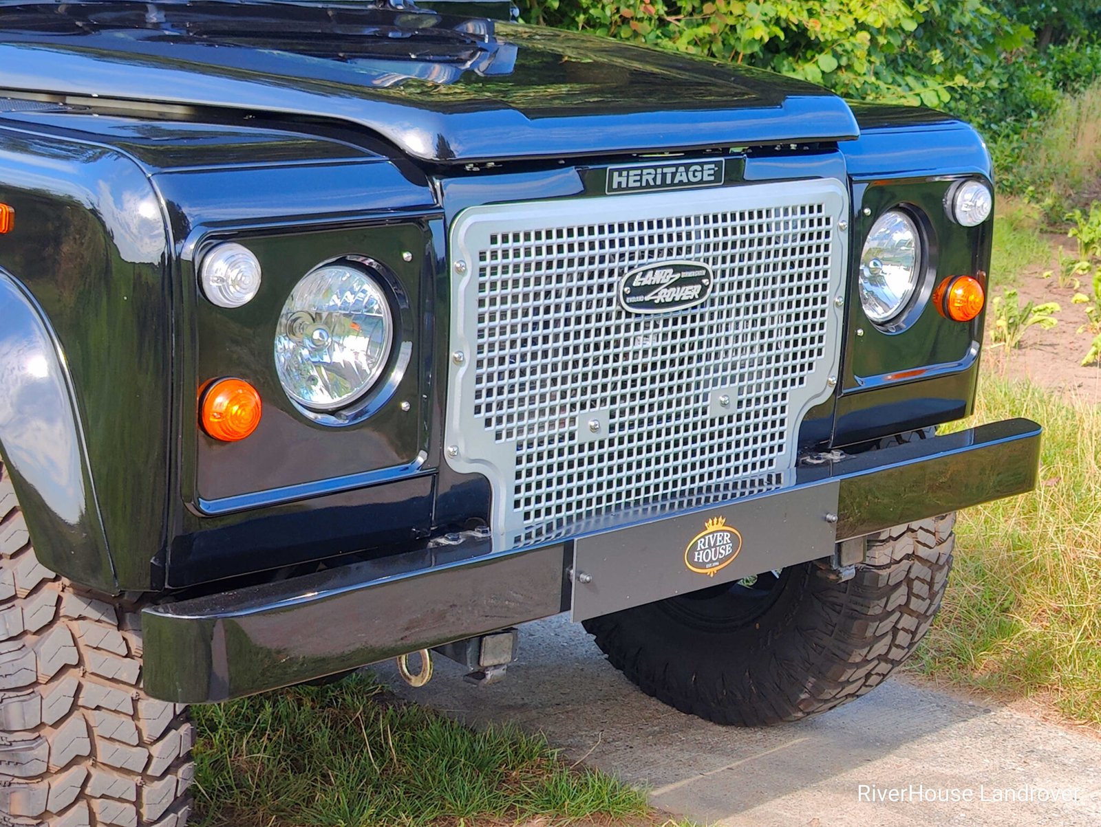 1997 Black Defender 90 Stationwagon 300 Tdi with airconditioning
