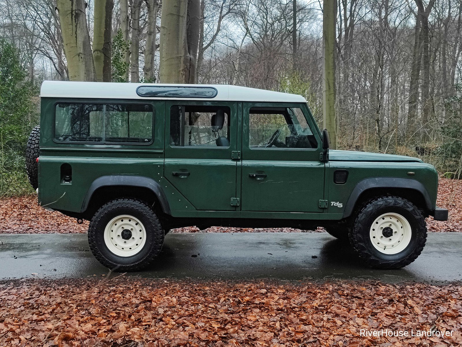 1998 Defender 110 Td5 Stationwagon Conisten Green with AC