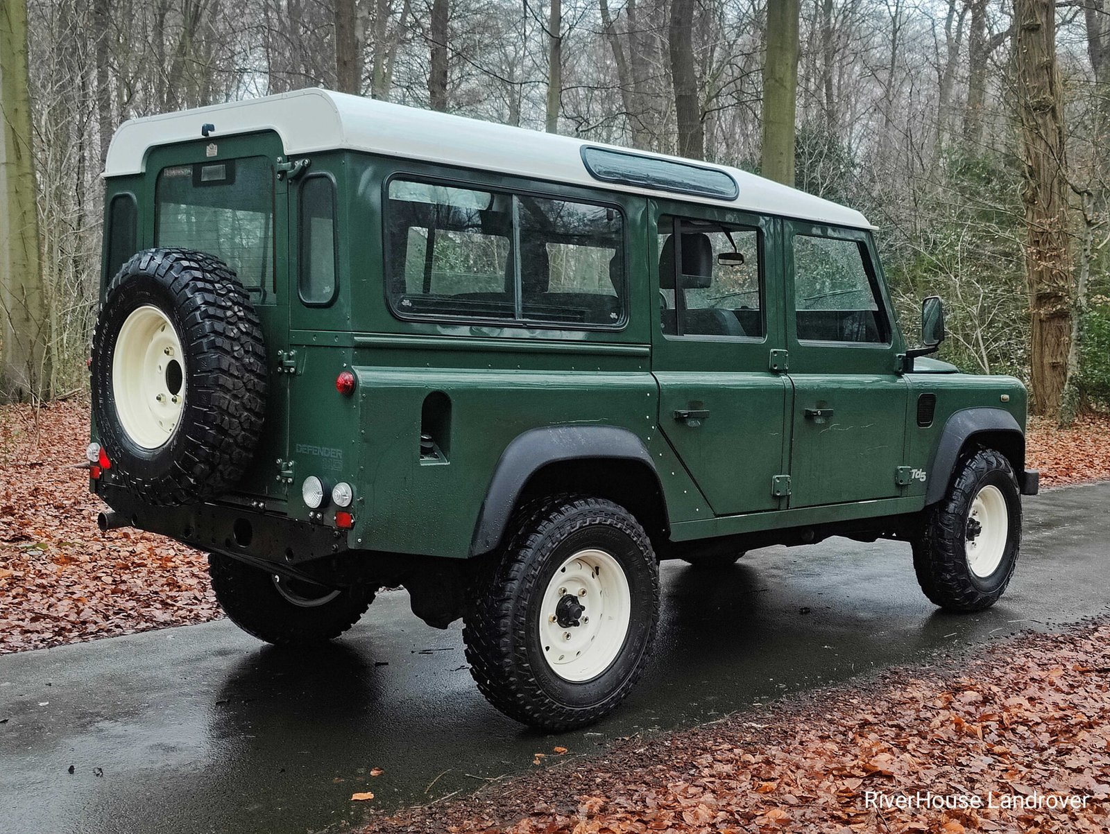 1998 Defender 110 Td5 Stationwagon Conisten Green with AC