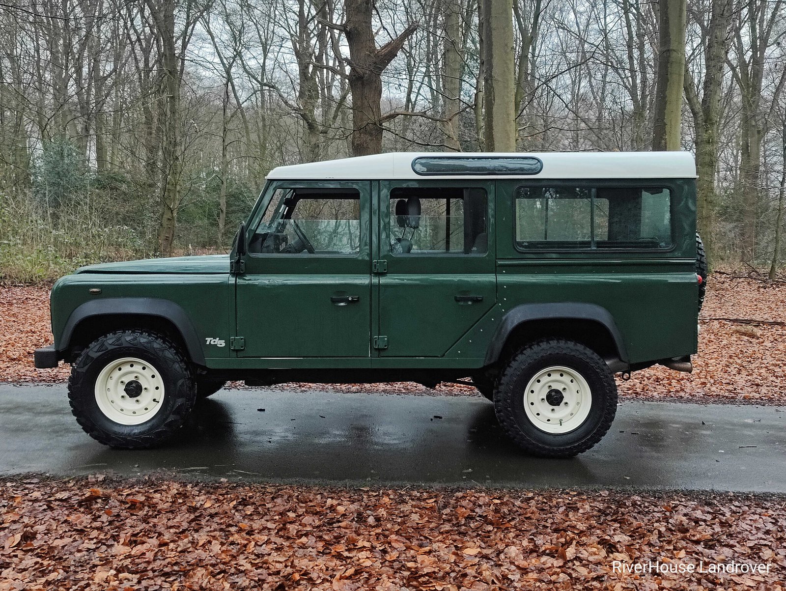 1998 Defender 110 Td5 Stationwagon Conisten Green with AC