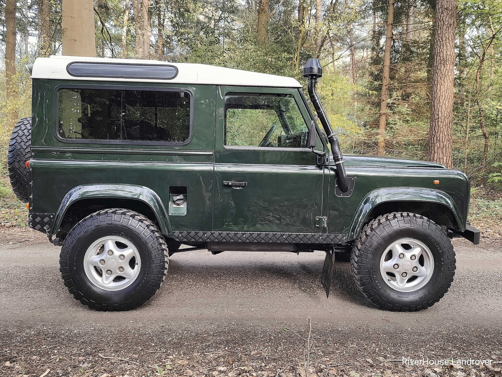 1998 Defender 90 300 Tdi Stationwagon Epsom Green